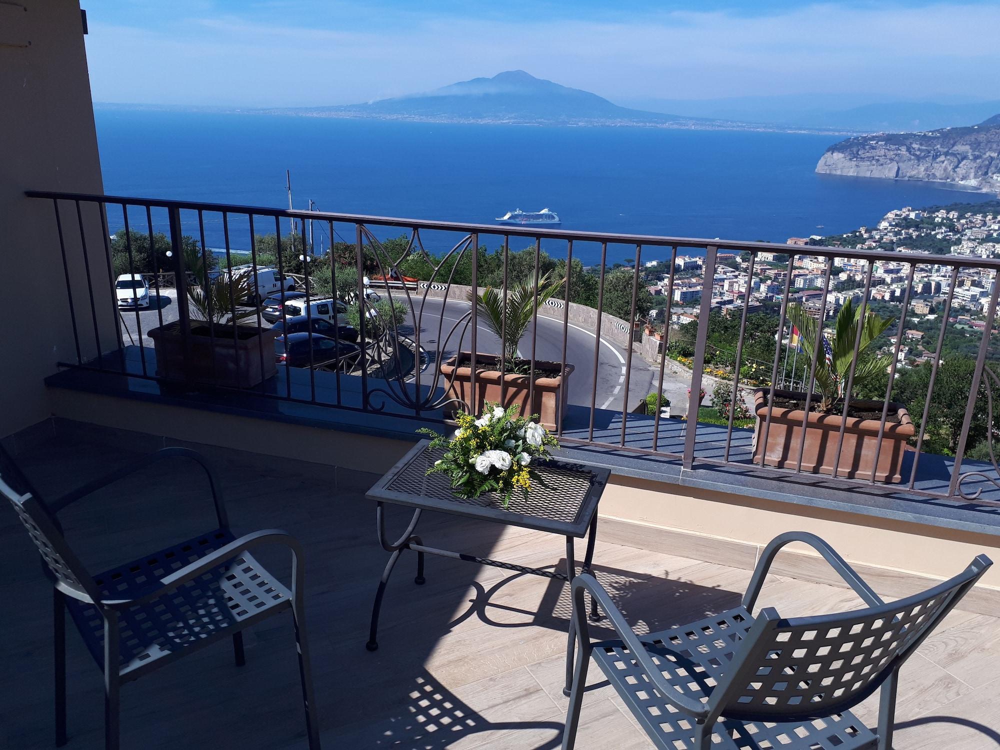 Hotel La Vue D'Or Sorrento Bagian luar foto