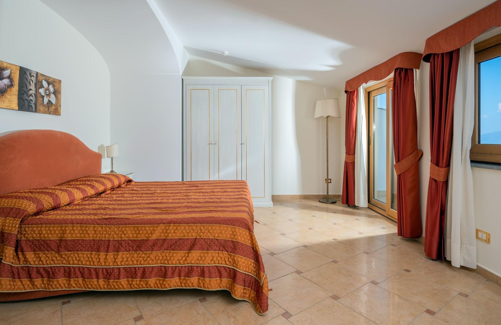Hotel La Vue D'Or Sorrento Bagian luar foto