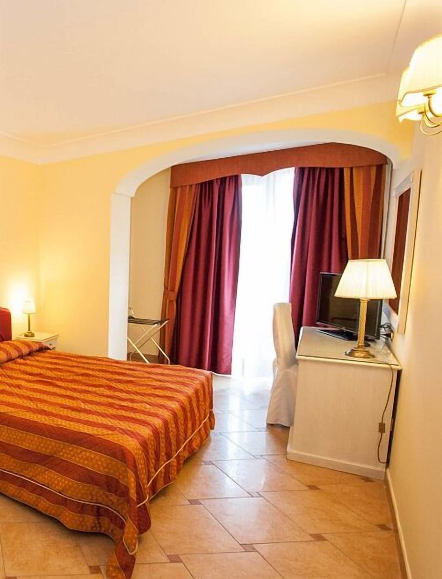 Hotel La Vue D'Or Sorrento Bagian luar foto