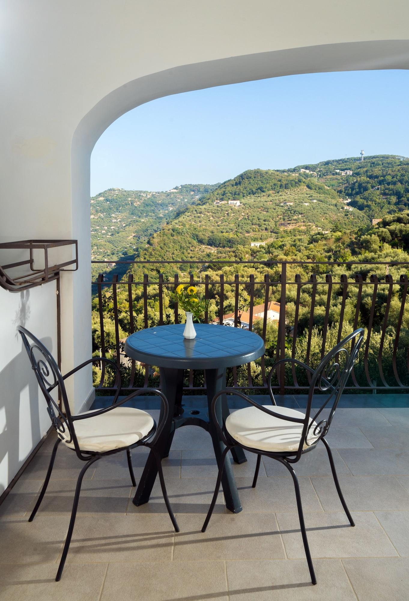 Hotel La Vue D'Or Sorrento Bagian luar foto