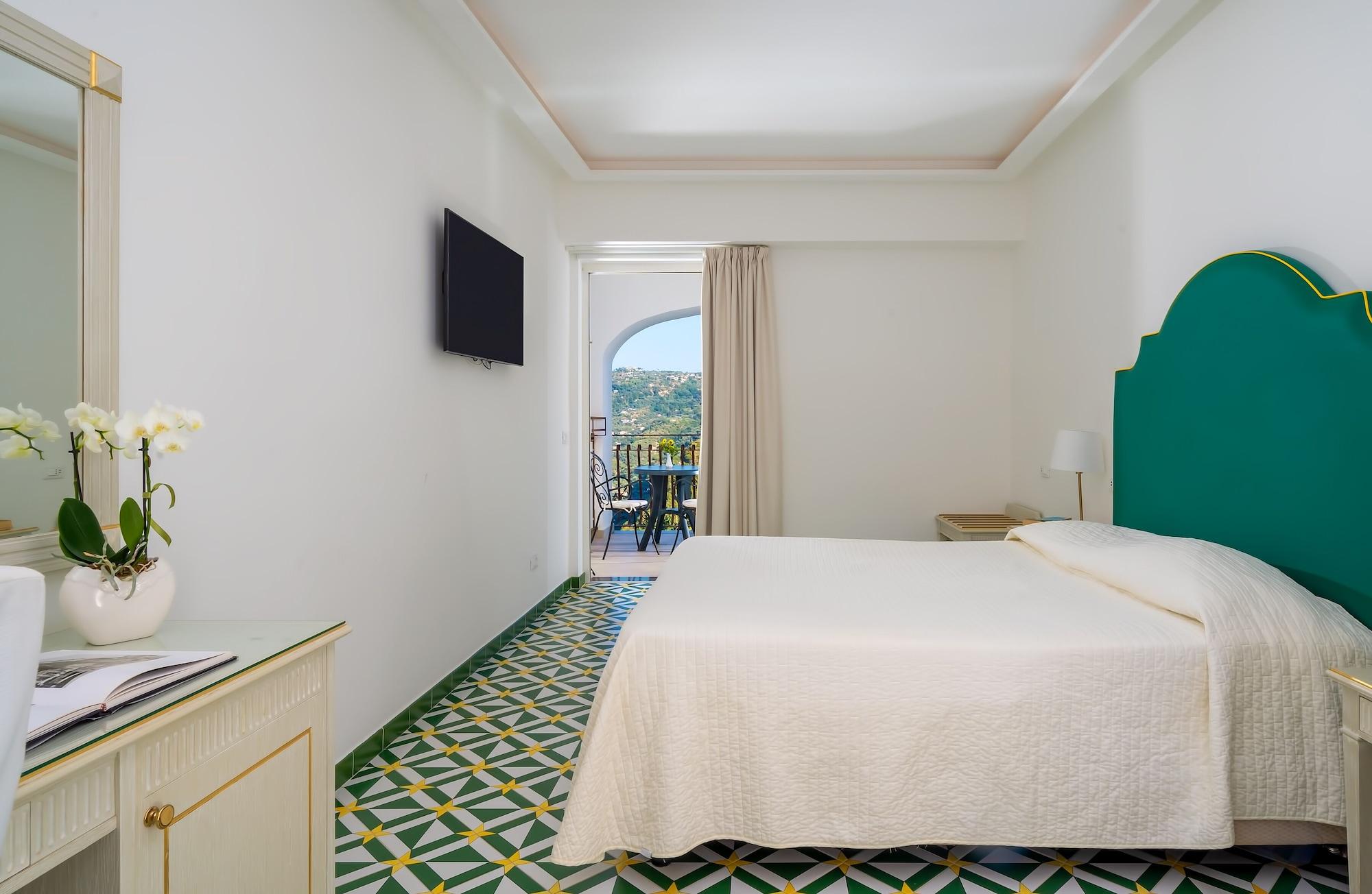 Hotel La Vue D'Or Sorrento Bagian luar foto