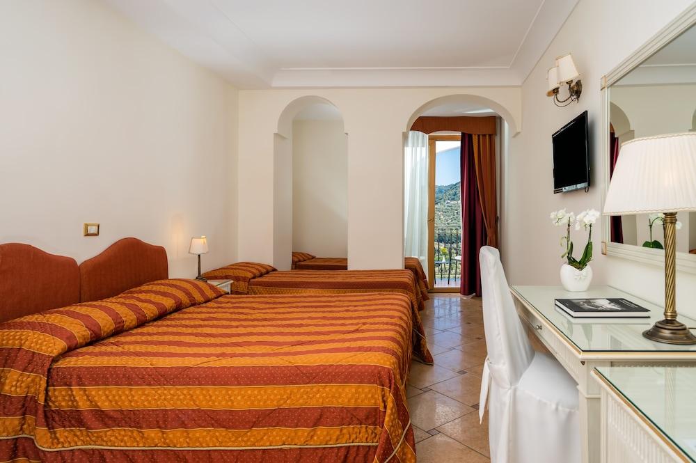 Hotel La Vue D'Or Sorrento Bagian luar foto