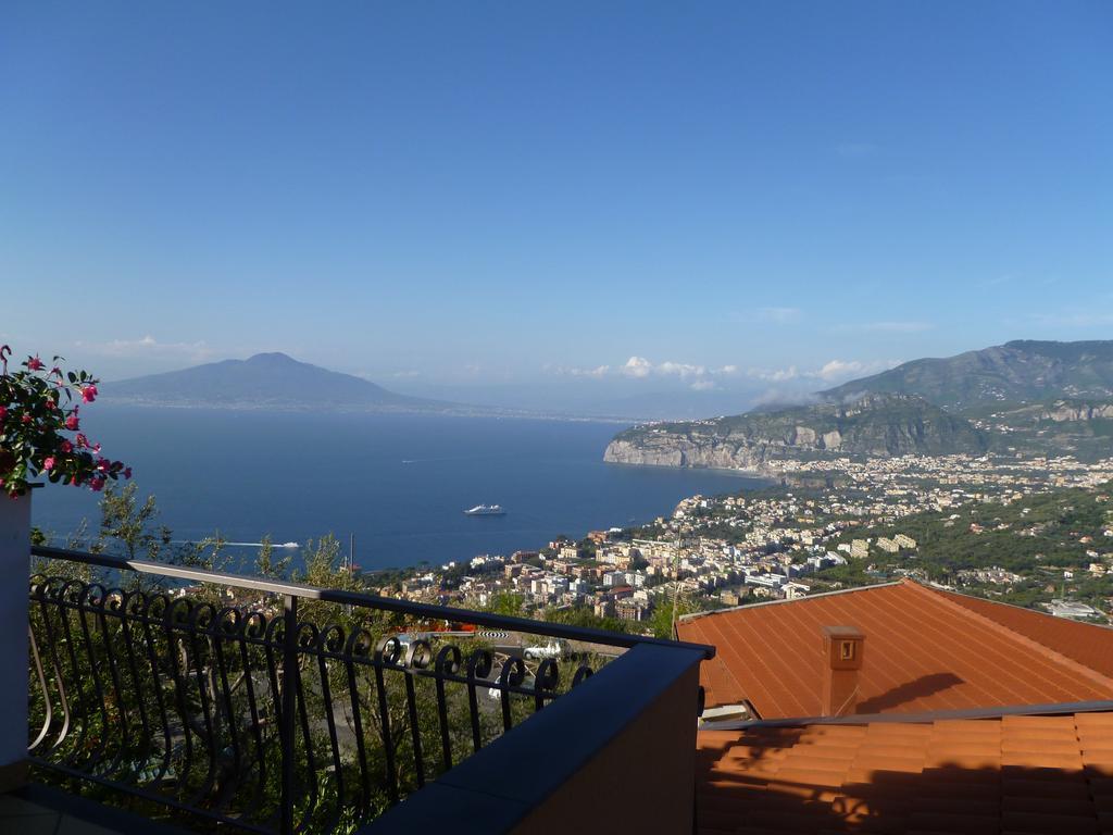 Hotel La Vue D'Or Sorrento Bagian luar foto