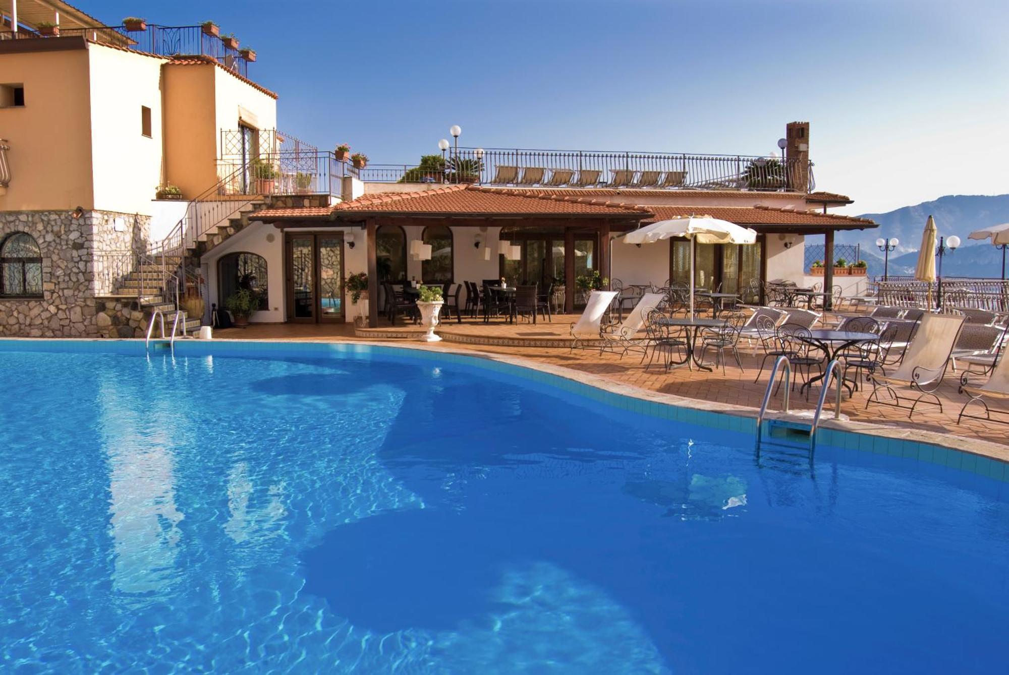 Hotel La Vue D'Or Sorrento Bagian luar foto