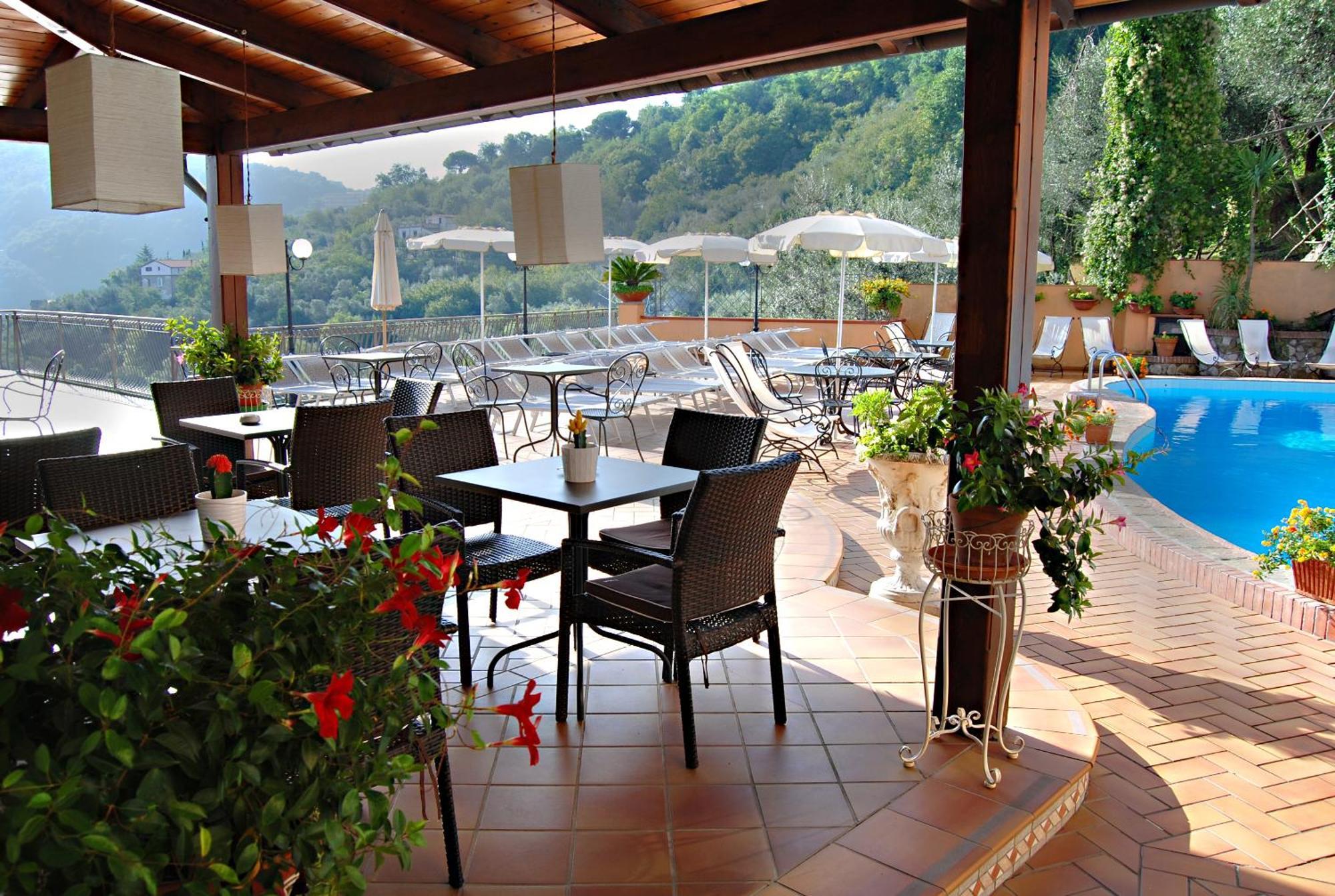 Hotel La Vue D'Or Sorrento Bagian luar foto