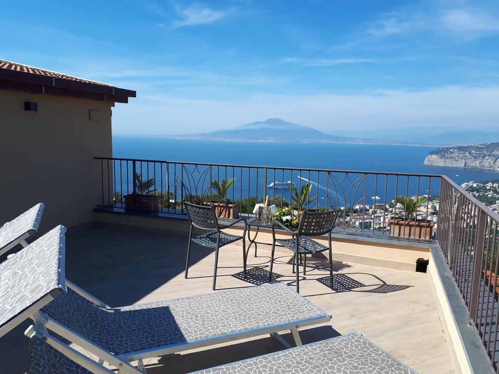 Hotel La Vue D'Or Sorrento Bagian luar foto
