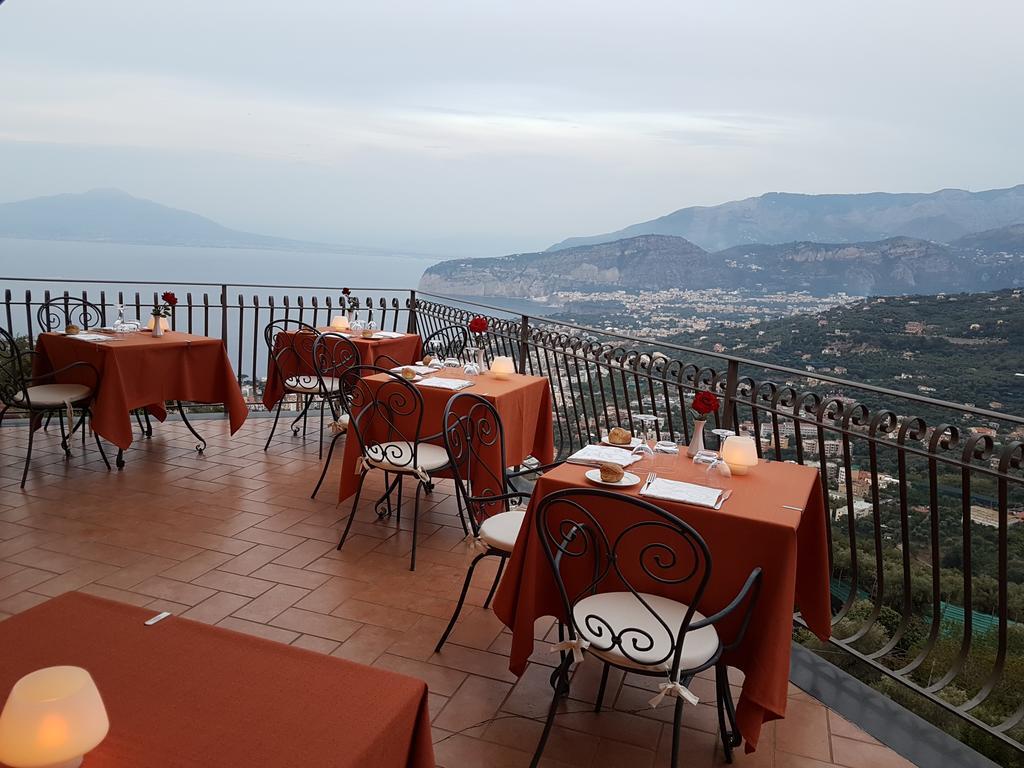 Hotel La Vue D'Or Sorrento Bagian luar foto