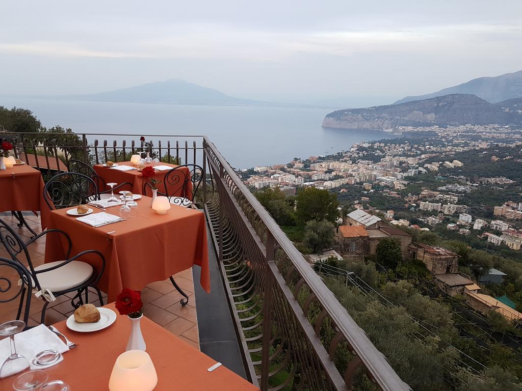 Hotel La Vue D'Or Sorrento Bagian luar foto