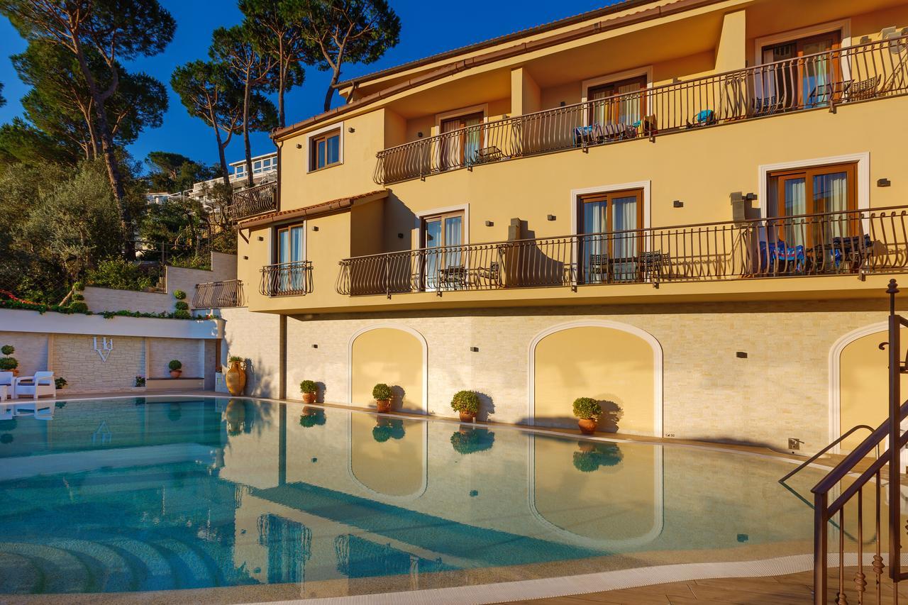 Hotel La Vue D'Or Sorrento Bagian luar foto