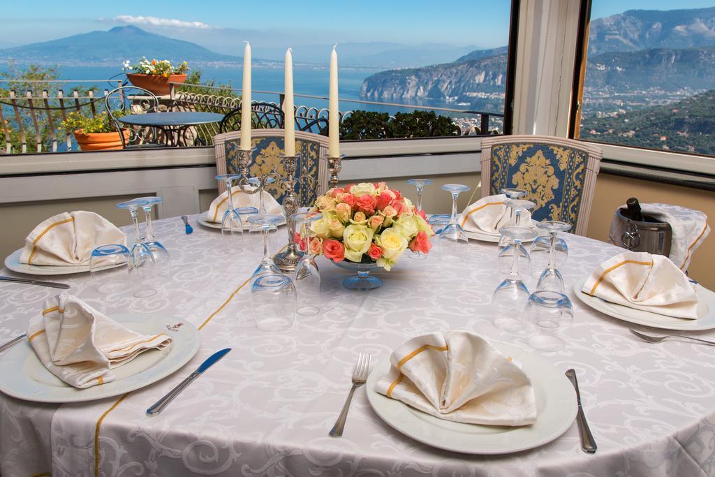 Hotel La Vue D'Or Sorrento Bagian luar foto